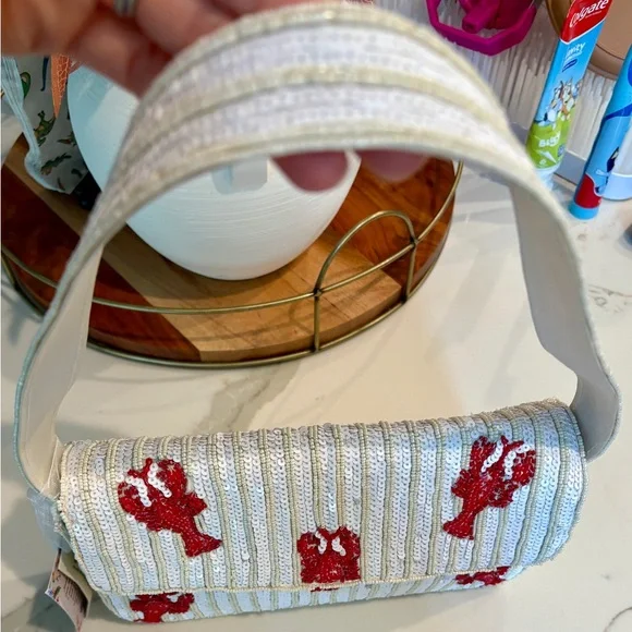 🦞 NWT Made in India White and Red Lobster Sequin Shoulder Bag - Picture 4 of 6
